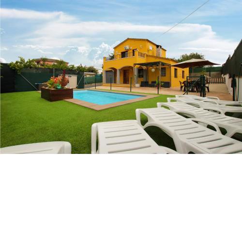 Amazing home in Sils with Outdoor swimming pool and 4 Bedrooms
