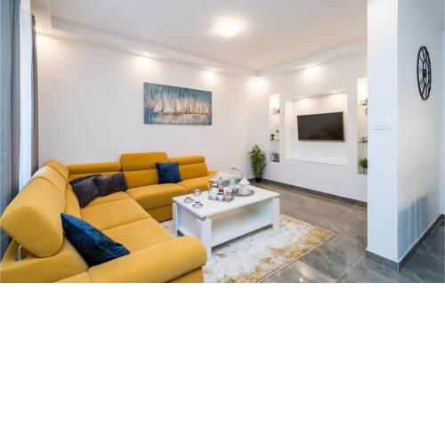 Amazing home in Ston with Outdoor swimming pool, WiFi and 4 Bedrooms