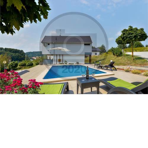Amazing home in Sveti Martin na Muri w/ Jacuzzi, Sauna and Outdoor swimming pool
