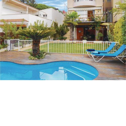 Amazing home in Tossa De Mar with WiFi and 4 Bedrooms