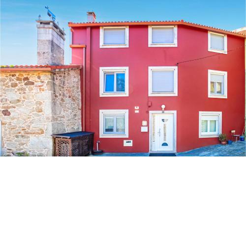 Amazing home in Vimianzo with WiFi and 7 Bedrooms