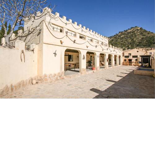 Amazing home in Xixona w/ Outdoor swimming pool, WiFi and 5 Bedrooms