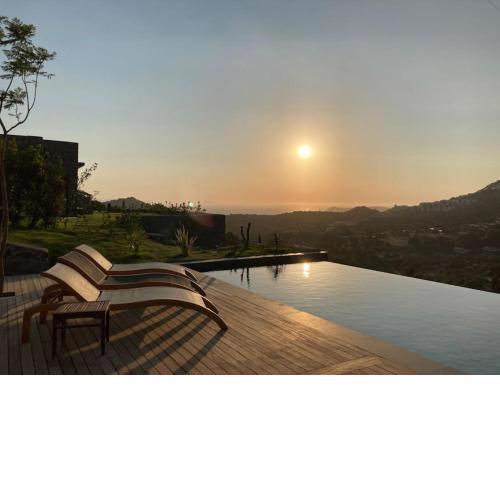 Amazing Sunset, Ocean - Mountain View, Fireplace