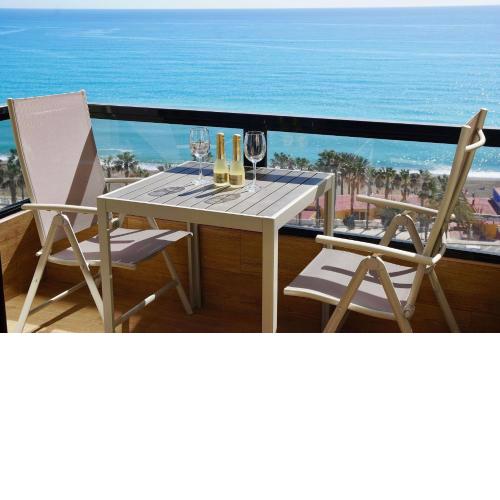 Amazing views Beachfront Apartment with Swimming Pool
