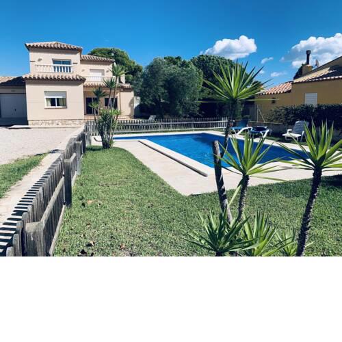 AME57 Preciosa Villa Con Piscina 10 pax