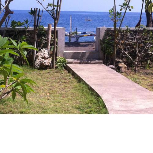 Amed Sari Beach Guesthouse