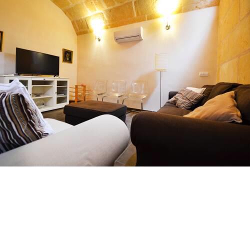 Amilcar 13 House