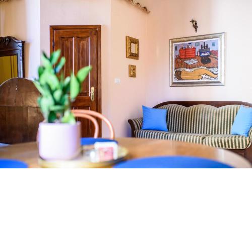 Amoret Apartments