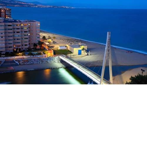 AMPLIO APARTAMENTO - APARCAMIENTO GRATUITO ALREDEDOR