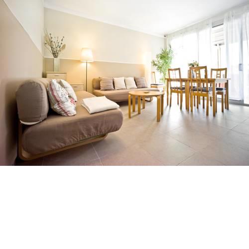 Amplio apartamento con terraza en zona muy tranquila