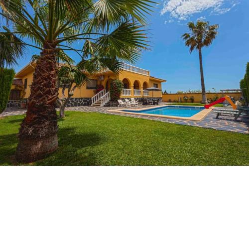 Amplio Chalet con gran piscina y jardin