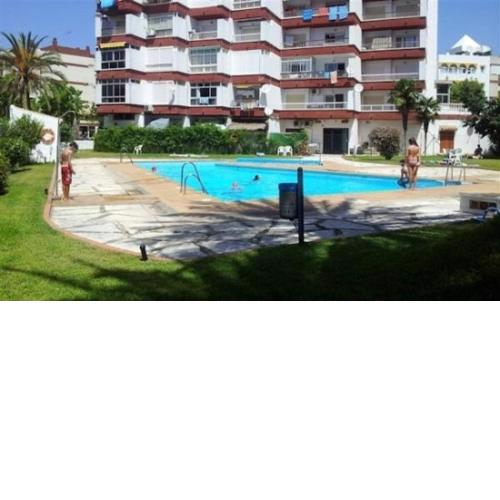Amplío piso al lado de la playa en Nerja