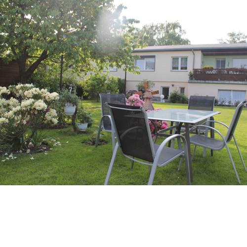 Cozy Apartment with Garden in Klutz near the Sea