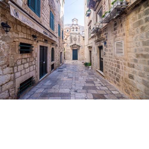 Ana's Apartments