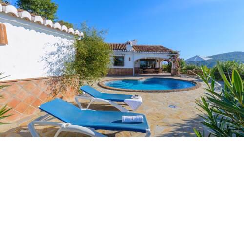 Andalusian holiday home with beautiful mountain views