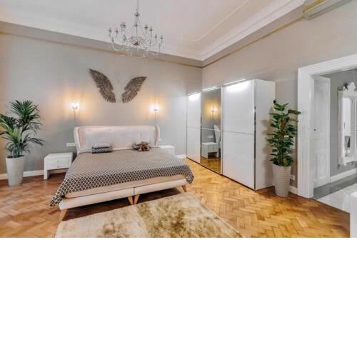 Angelic Apartment Olivia / Gold & Silver Luxury / Riverside near Dancing House