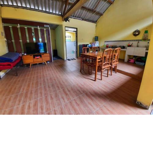 Anindya House
