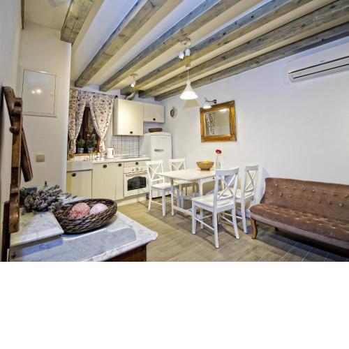 Anja Apartments