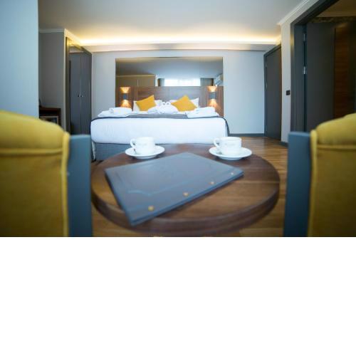 Ankacity Suit Flat
