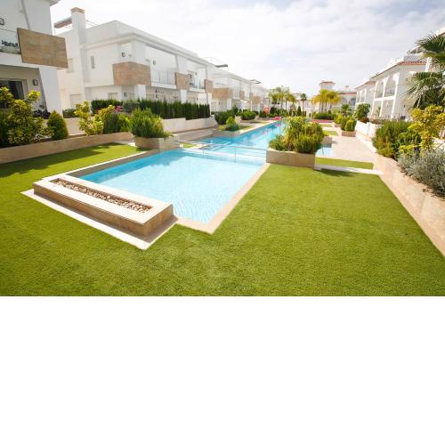 Anna 62 with pool and BBQ