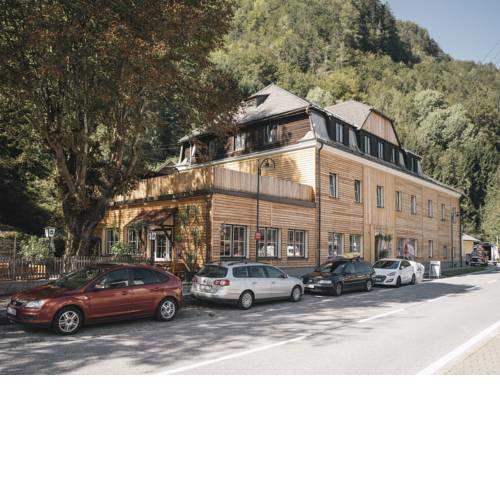 AOS Adventure Guesthouse
