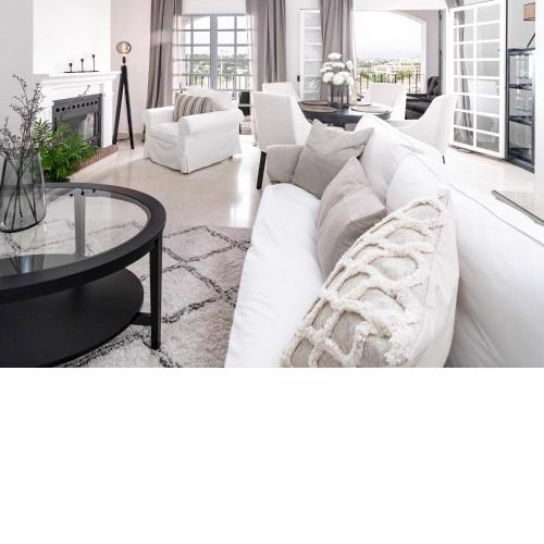 AP128- Spacious apartment, families and couples only