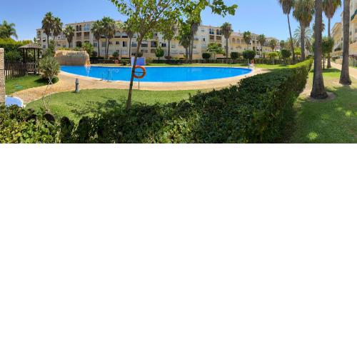 Apart. con piscina y parkingincluido.