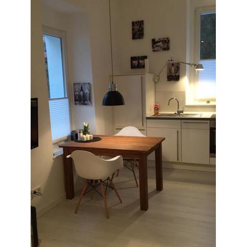 Apart-ment 84