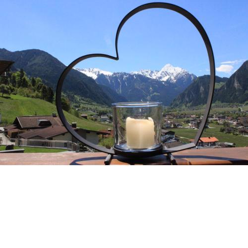 Apart. Mountainlovers