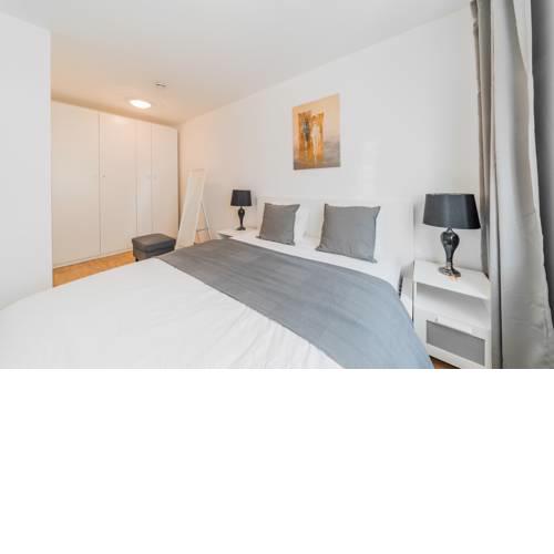 Apart SKY Residence Hauptbahnhof with Balcony