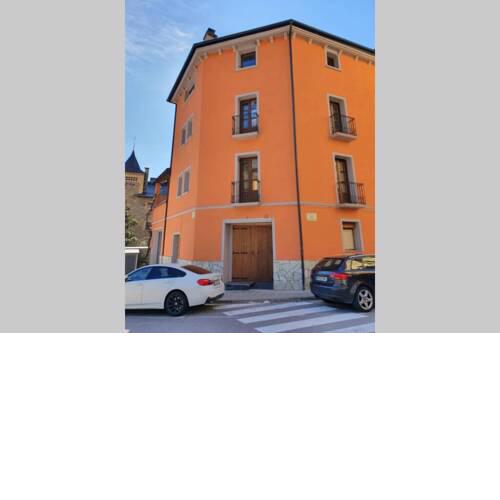 Apartament al bellmig de Sort