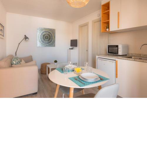Apartamento 1 habitación a 10 m de la playa, AM Rentals