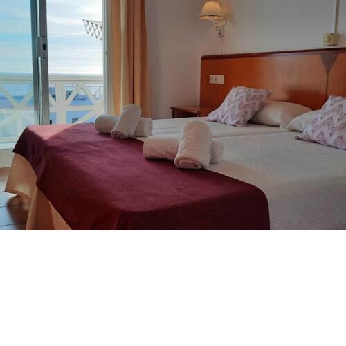 Apartamento 2 dormitorios, vista mar, piscina y parquin