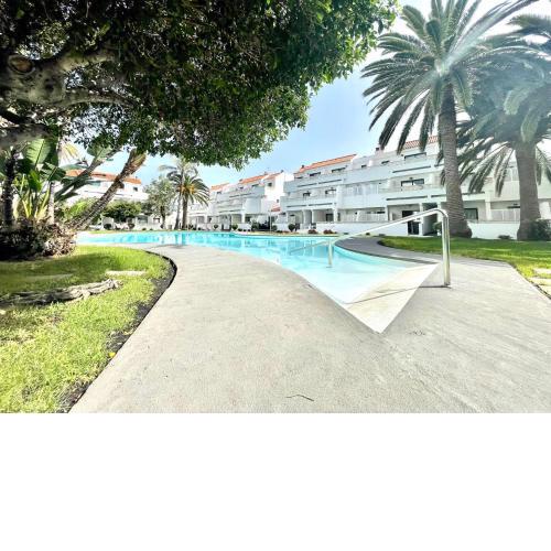 Apartamento 2 dormitorios, Wifi, vistas a la piscina, cerca playa en Los Cancajos