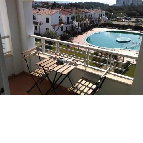 Apartamento 2 habitaciones. Vistas al mar, piscina. WiFi gratis.