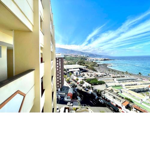 Apartamento a pocos metros de la playa, con piscina y Wifi gratuito en zonas comunes