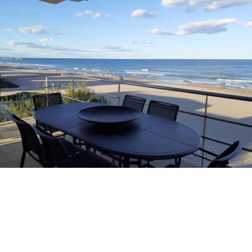 APARTAMENTO A PRIMERA LÍNEA DE MAR + WIFI