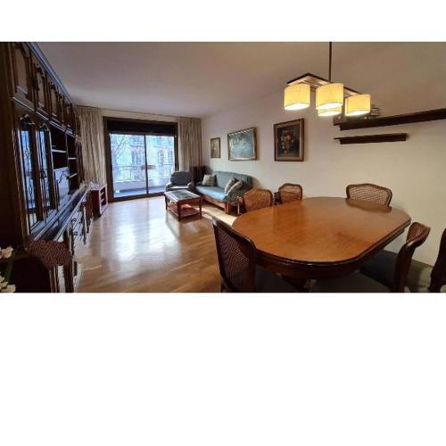 APARTAMENTO AMPLIO CENTRO 5-7 MIN A PZA CATALUNYA