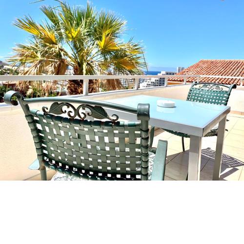 Apartamento bonita vistas al mar o piscina, Wifi cerca de Playa de Las Americas, en el Sur de Tenerife