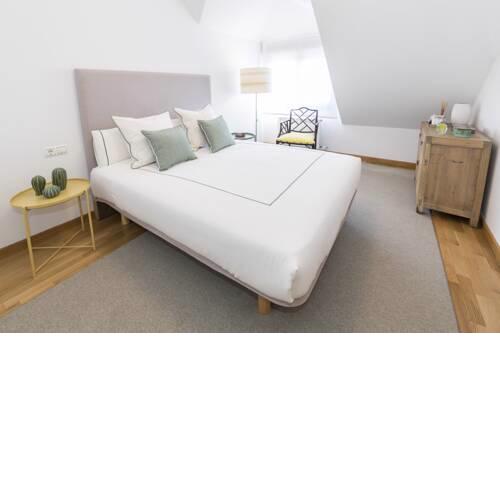 Apartamento boutique con terraza y vistas al mar. Porto Vilanova