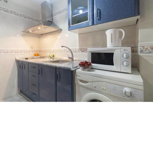 APARTAMENTO CENTRO NUEVA DE LA VIRGEN 2+free parking