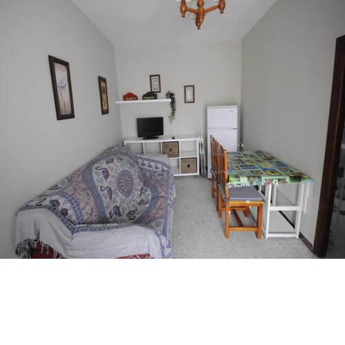 Apartamento cerca del mar con a/c