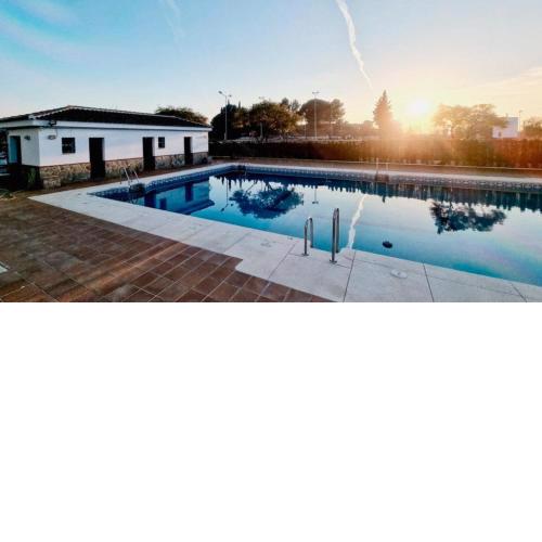 Apartamento con garaje y piscina