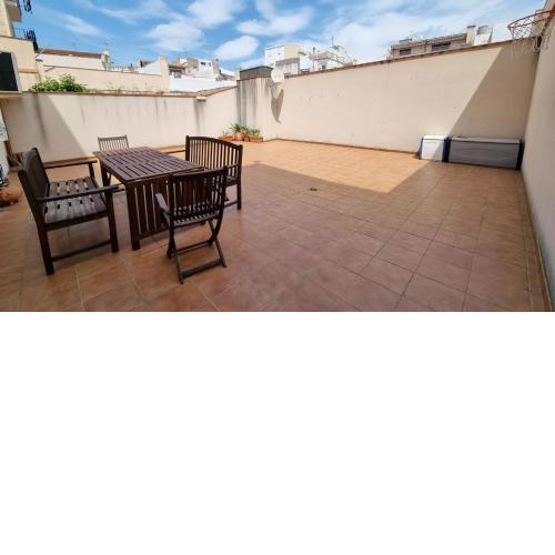Apartamento con gran patio y excelente ubicación!