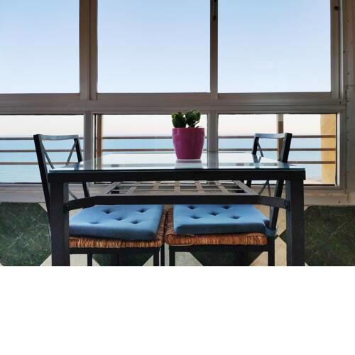 Apartamento con impresionantes vistas junto a la playa