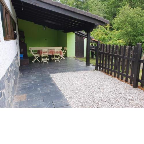 Apartamento con jardín y barbacoa