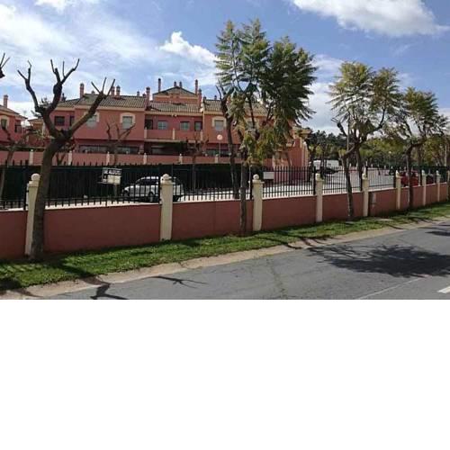 Apartamento con Jardín