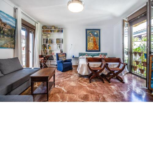Apartamento con patio cordobés en San Basilio