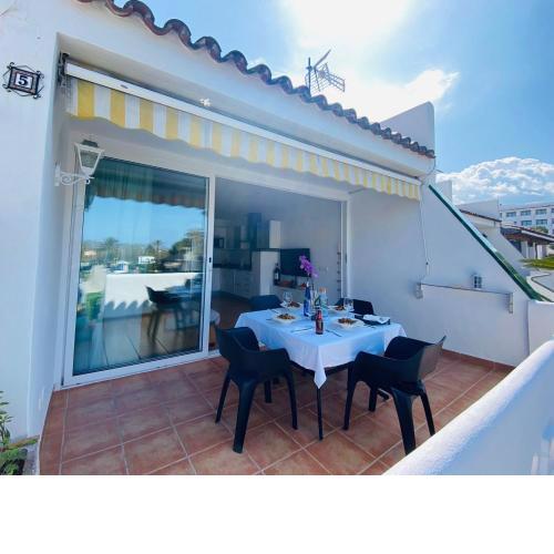 Apartamento con piscina a 300m de la playa