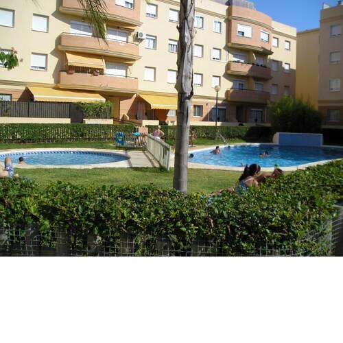 Apartamento con piscina cerca de la playa
